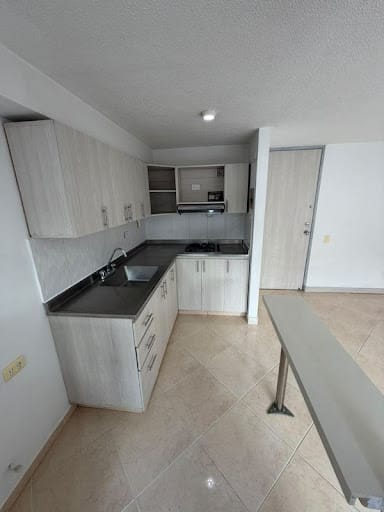 Apartamento de 3 alcobas en arriendo en Camino Verde, Envigado, 65 m² · foto 6 de 12
