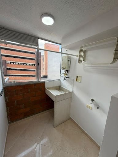 Apartamento de 3 alcobas en arriendo en Camino Verde, Envigado, 65 m² · foto 10 de 12