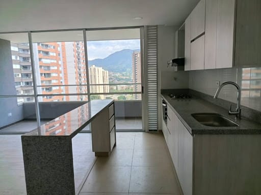 Apartamento de 3 alcobas en arriendo en Suramérica, Itagüí, 82 m² · foto 2 de 18