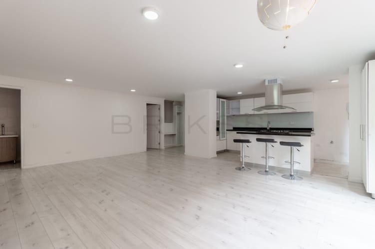 Apartamento de 4 alcobas en venta en La Carolina, Bogotá, 190 m² · foto 2 de 20
