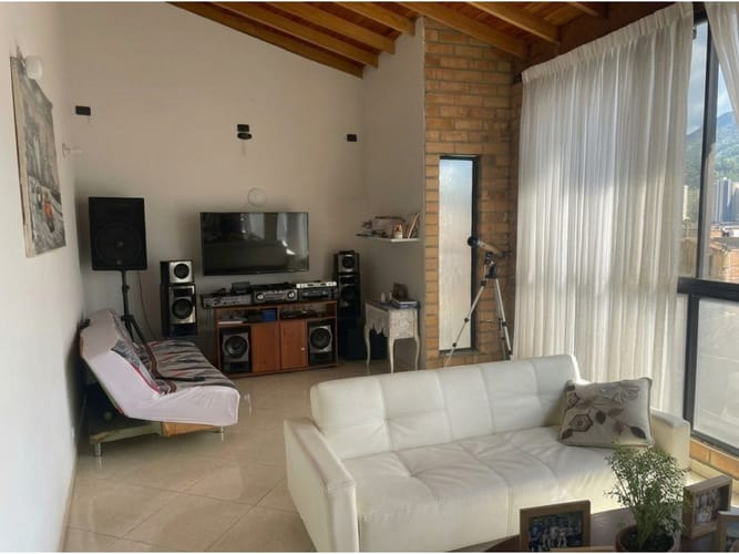 Casa de 3 alcobas en venta en Pan De Azucar, Sabaneta, 190 m² · foto 4 de 13