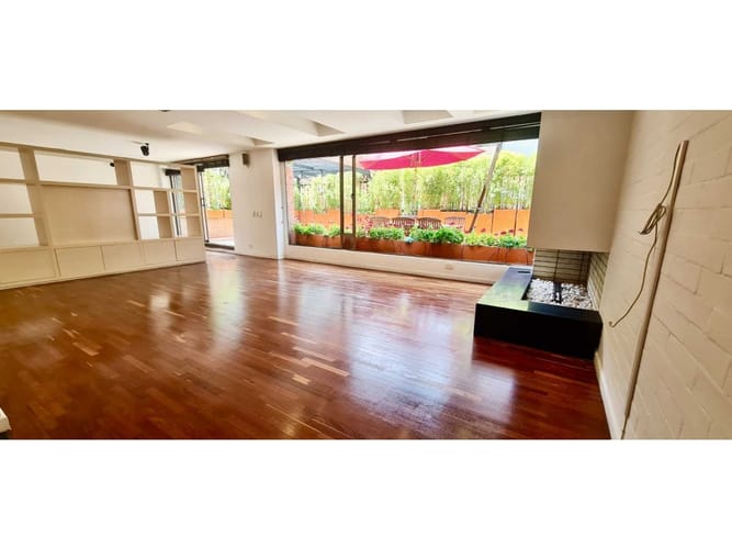 Apartamento de 3 alcobas en arriendo en Chico, Bogotá, 230 m² · foto 2 de 24