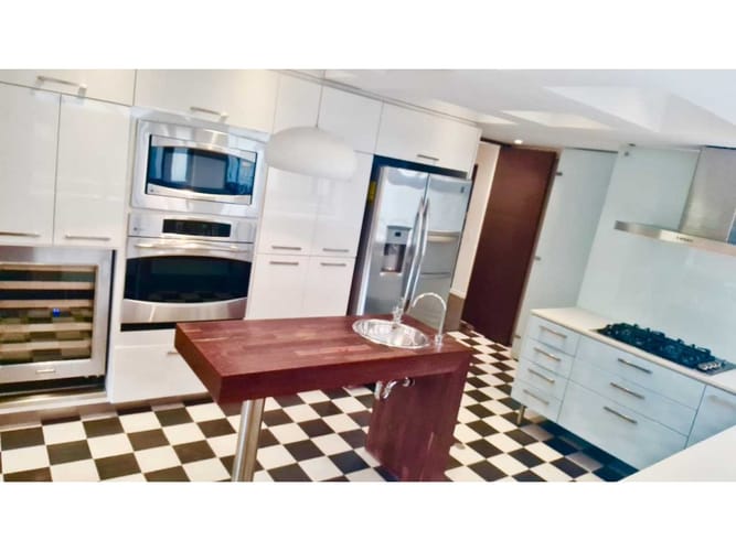 Apartamento de 3 alcobas en arriendo en Chico, Bogotá, 230 m² · foto 6 de 24