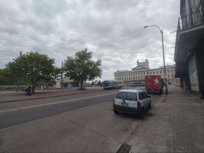 ALQUILER Edificio de 938m2 en zona de outlets en Aguada · Foto 6
