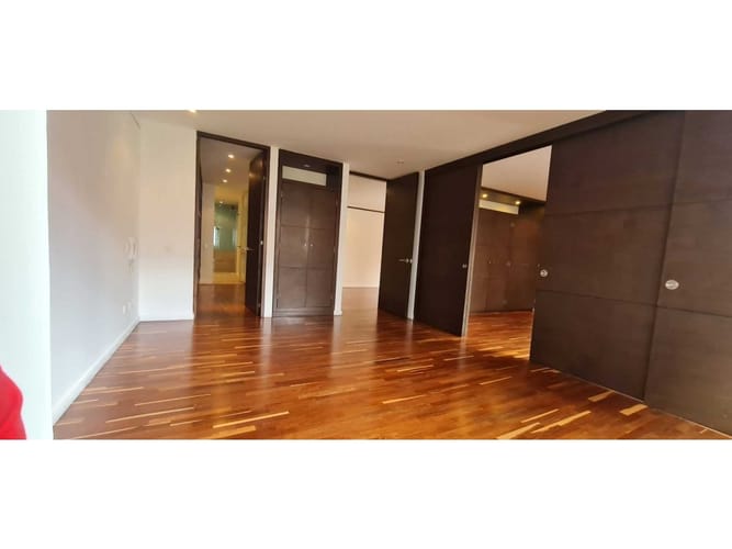 Apartamento de 3 alcobas en arriendo en Chico, Bogotá, 230 m² · foto 15 de 24