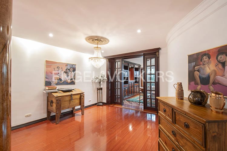Casa de 4 alcobas en venta en Santa Ana, Bogotá, 620 m² · foto 2 de 21