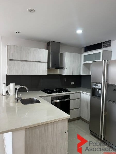 Apartamento de 2 alcobas en arriendo en Loma Del Chocho, Envigado, 91 m² · foto 3 de 12