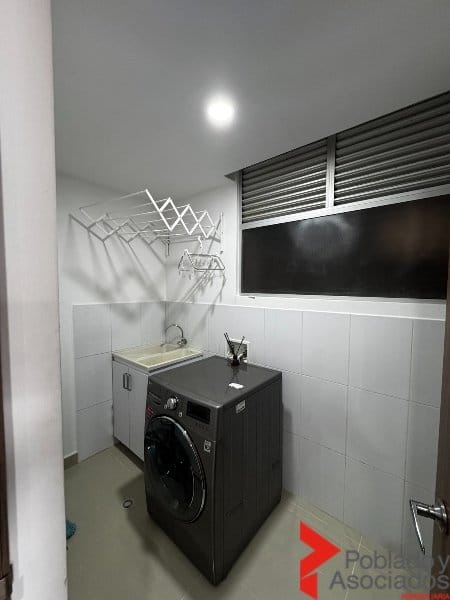 Apartamento de 2 alcobas en arriendo en Loma Del Chocho, Envigado, 91 m² · foto 5 de 12