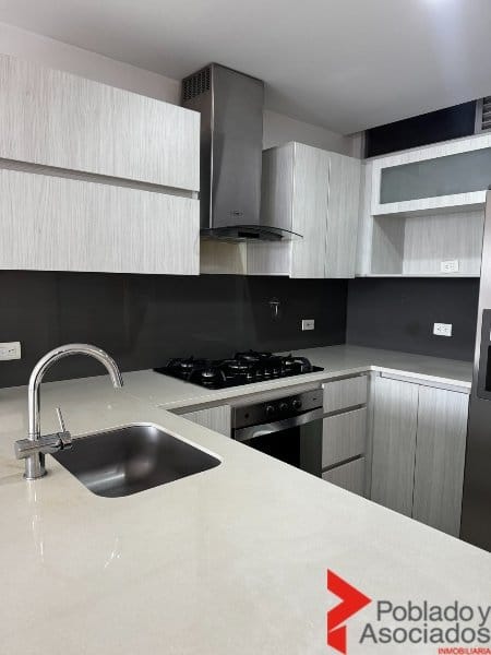 Apartamento de 2 alcobas en arriendo en Loma Del Chocho, Envigado, 91 m² · foto 6 de 12