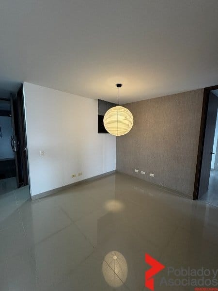 Apartamento de 2 alcobas en arriendo en Loma Del Chocho, Envigado, 91 m² · foto 7 de 12