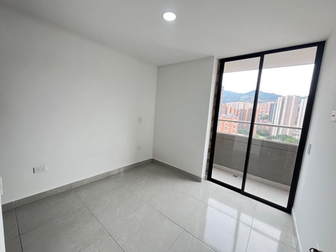 Apartamento de 3 alcobas en arriendo en Calle Larga, Sabaneta, 67 m² · foto 8 de 17