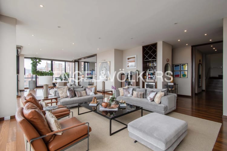 Apartamento de 4 alcobas en venta en La Cabrera, Bogotá, 351 m² · foto 4 de 21