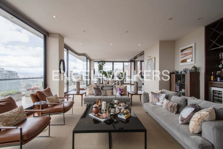 Apartamento de 4 alcobas en venta en La Cabrera, Bogotá, 351 m² · foto 2 de 21