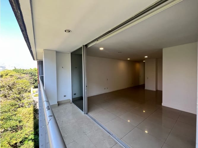 Apartamento de 3 alcobas en arriendo en Santa María De Los Ángeles, Medellín, 101 m² · foto 4 de 24