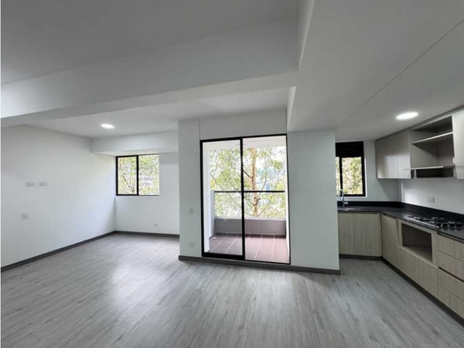 Apartamento de 2 alcobas en venta en Las Palmas, Medellín, 71 m² · foto 1 de 12
