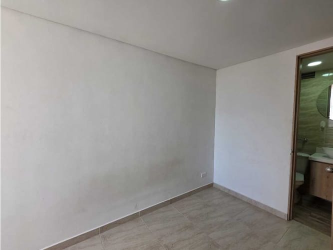 Apartamento de 2 alcobas en venta en La Pilarica, Medellín, 55 m² · foto 16 de 24