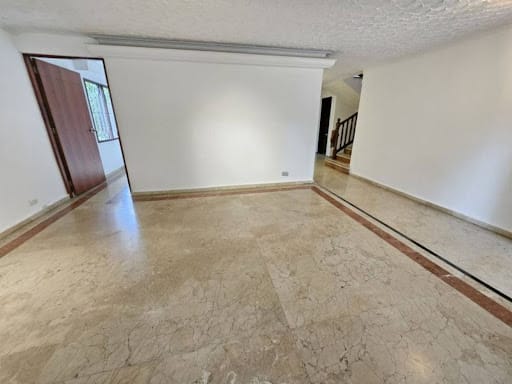 Casa de 9 alcobas en arriendo en Las Lomas, Medellín, 400 m² · foto 5 de 24