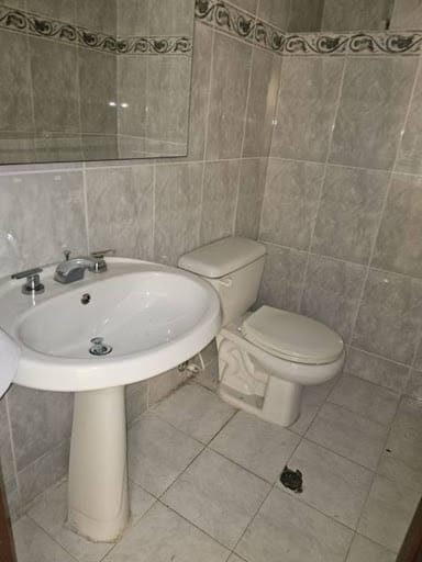 Casa de 9 alcobas en arriendo en Las Lomas, Medellín, 400 m² · foto 7 de 24