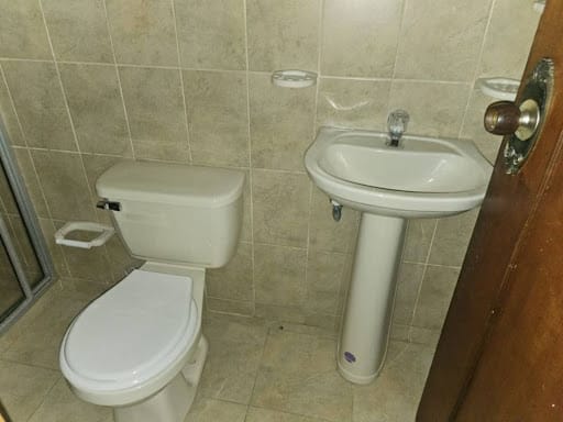 Casa de 9 alcobas en arriendo en Las Lomas, Medellín, 400 m² · foto 10 de 24
