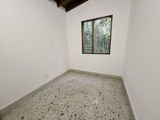 Casa de 9 alcobas en arriendo en Las Lomas, Medellín, 400 m² · foto 15 de 24