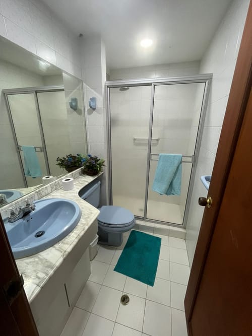 Apartamento de 3 alcobas en venta en Bocagrande, Cartagena, 136 m² · foto 3 de 4