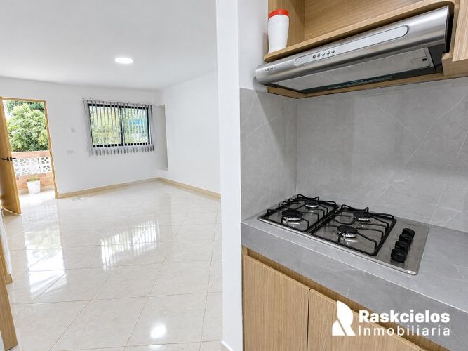 Casa de 2 alcobas en arriendo en La Gloria, Medellín, 67 m² · foto 4 de 15