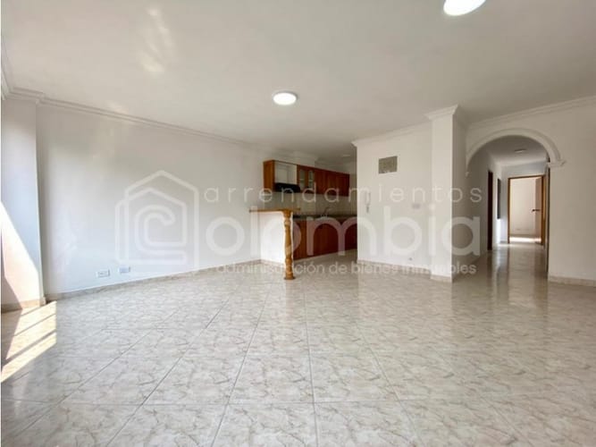 Apartamento de 3 alcobas en arriendo en Centro, Itagüí, 73 m² · foto 2 de 14