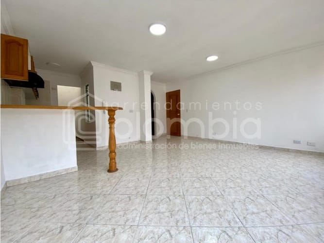 Apartamento de 3 alcobas en arriendo en Centro, Itagüí, 73 m² · foto 3 de 14