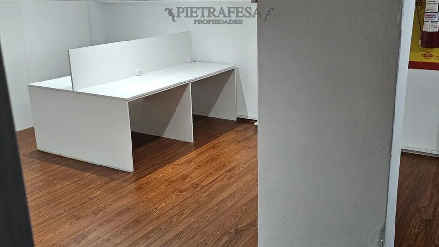 Local en alquiler, 1 baño, entrepiso. Centro. · Foto 8