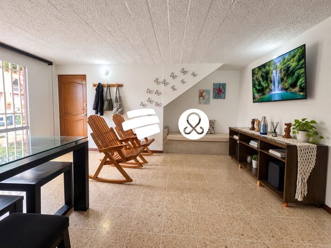Casa de 3 alcobas en venta en Belén, Medellín, 72 m² · foto 2 de 11