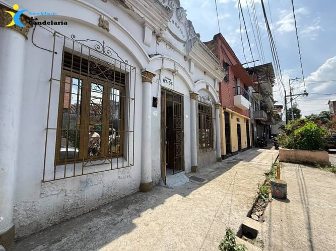 Casa de 4 alcobas en arriendo en Campo Valdes No.2, Medellín, 300 m² · foto 2 de 24