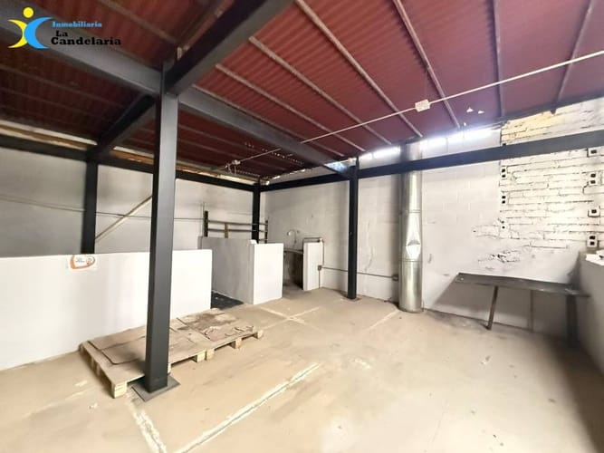 Casa de 4 alcobas en arriendo en Campo Valdes No.2, Medellín, 300 m² · foto 4 de 24