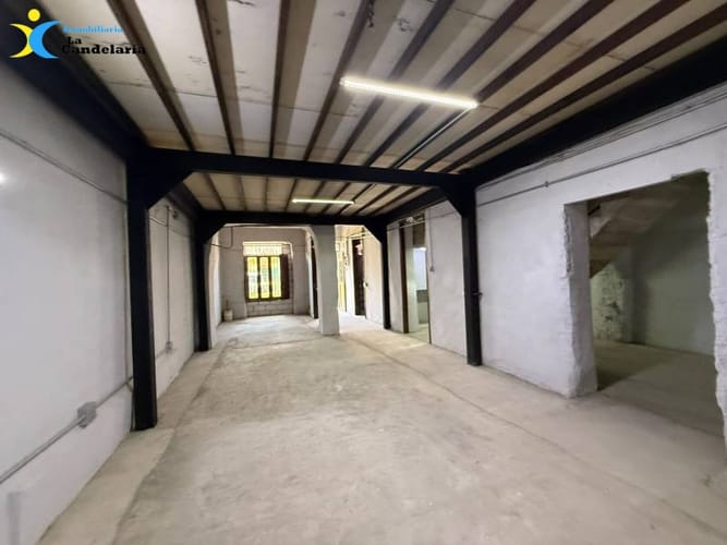 Casa de 4 alcobas en arriendo en Campo Valdes No.2, Medellín, 300 m² · foto 9 de 24