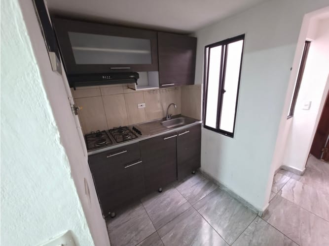 Apartamento de 3 alcobas en arriendo en Caicedo, Medellín, 80 m² · foto 2 de 24