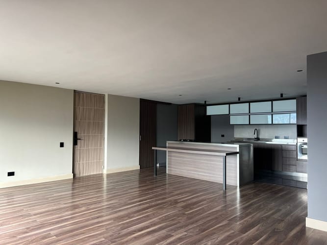 Apartamento de 2 alcobas en arriendo en San Lucas, Medellín, 133 m² · foto 2 de 16