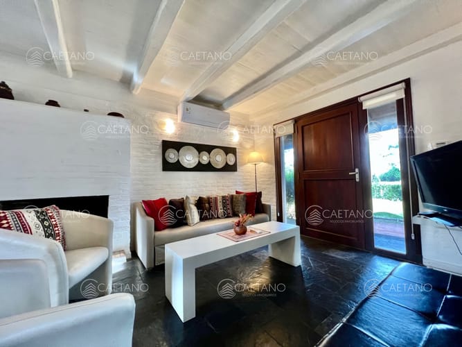 CASA EN ALQUILER 2 DORMITORIOS BARRIO PRIVADO PARQUE PINARES PUNTA DEL ESTE · Foto 2