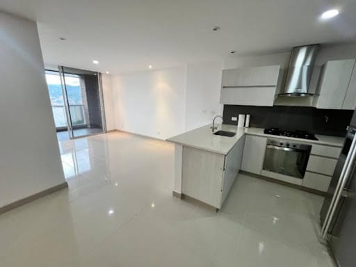 Apartamento de 2 alcobas en arriendo en El Diamante 2, Envigado, 91 m² · foto 2 de 14
