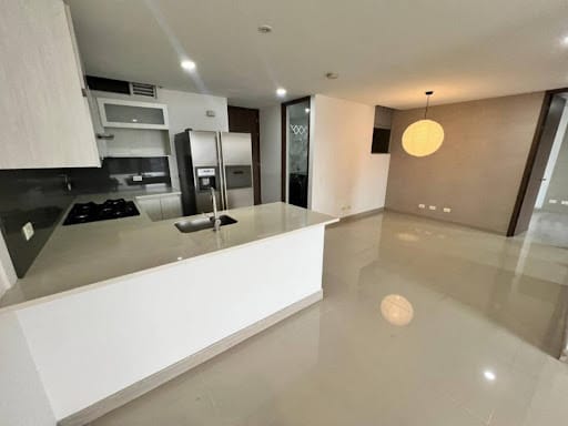 Apartamento de 2 alcobas en arriendo en El Diamante 2, Envigado, 91 m² · foto 5 de 14