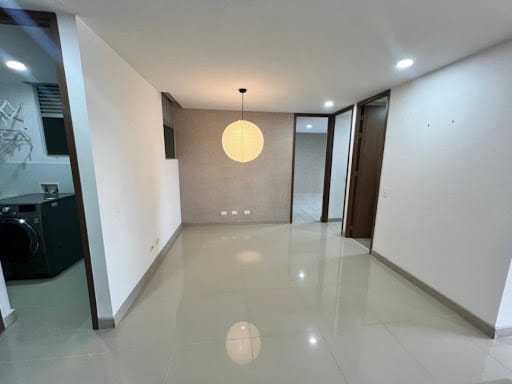 Apartamento de 2 alcobas en arriendo en El Diamante 2, Envigado, 91 m² · foto 6 de 14