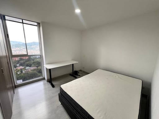 Apartamento de 2 alcobas en arriendo en El Diamante 2, Envigado, 91 m² · foto 10 de 14