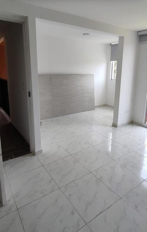 Apartamento de 2 alcobas en venta en San Antonio De Prado, Medellín, 54 m² · foto 1 de 24