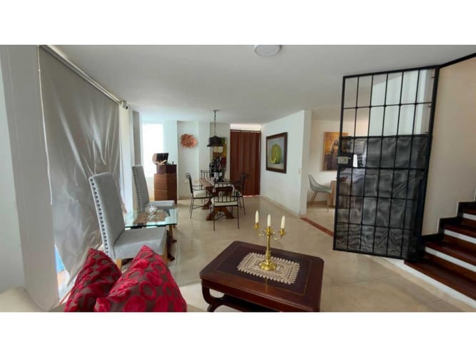 Casa de 3 alcobas en venta en Vía El Caimo, Armenia, 180 m² · foto 2 de 12