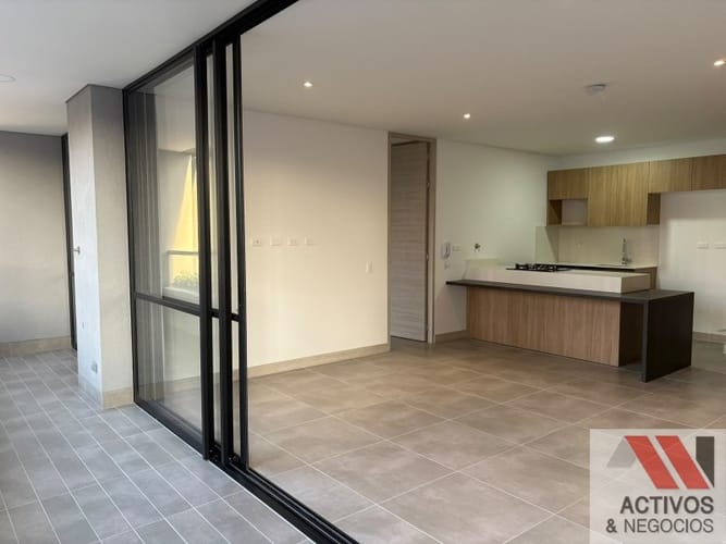 Apartamento de 2 alcobas en arriendo en Los Balsos, Medellín, 87 m² · foto 3 de 12