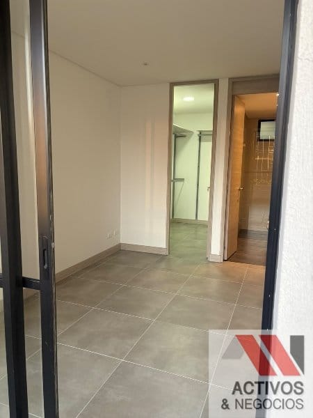 Apartamento de 2 alcobas en arriendo en Los Balsos, Medellín, 87 m² · foto 10 de 12