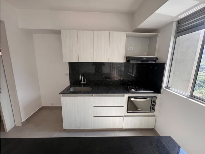 Apartamento en arriendo en Las Lomitas, Sabaneta, 90 m² · foto 1 de 24