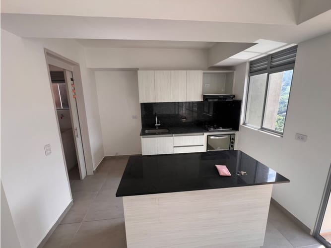 Apartamento en arriendo en Las Lomitas, Sabaneta, 90 m² · foto 2 de 24