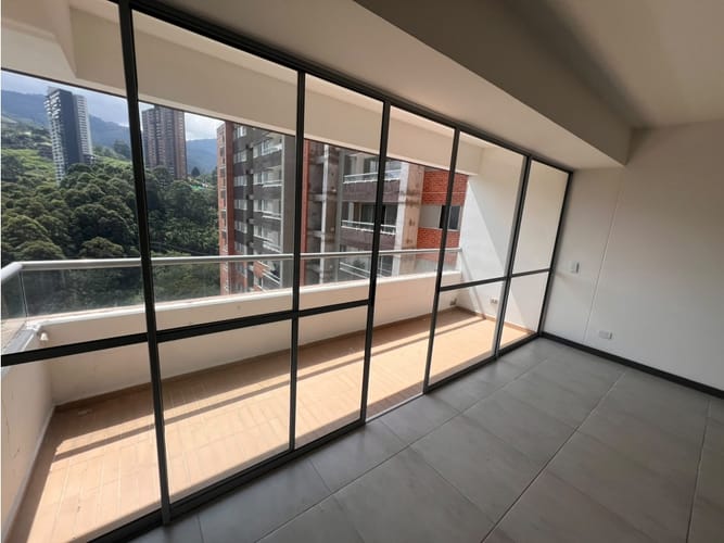 Apartamento en arriendo en Las Lomitas, Sabaneta, 90 m² · foto 8 de 24
