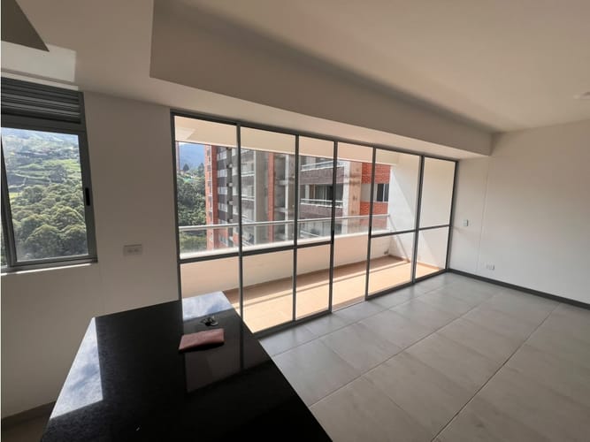 Apartamento en arriendo en Las Lomitas, Sabaneta, 90 m² · foto 9 de 24