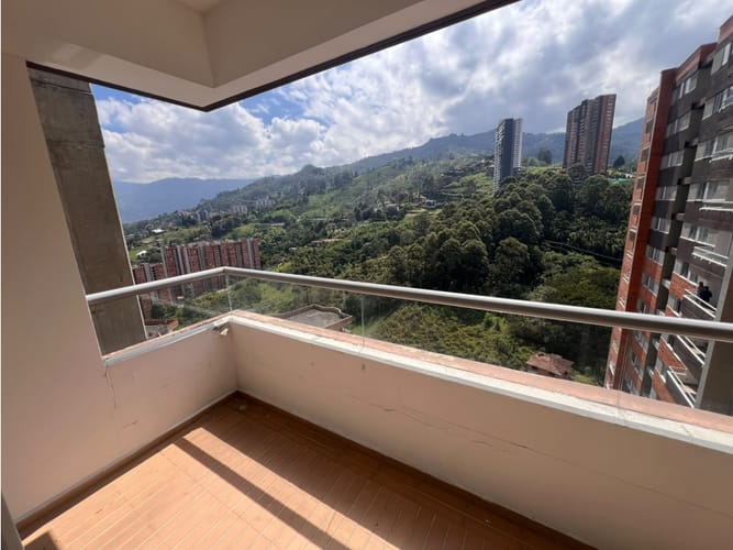 Apartamento en arriendo en Las Lomitas, Sabaneta, 90 m² · foto 10 de 24