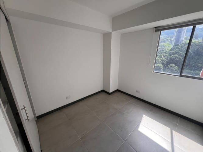 Apartamento en arriendo en Las Lomitas, Sabaneta, 90 m² · foto 12 de 24